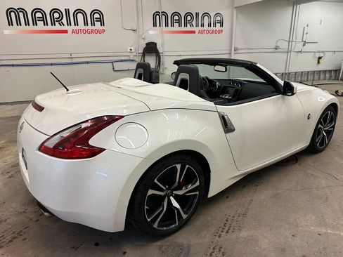 Used 2018 Nissan 370Z Touring Sport RWD image 20
