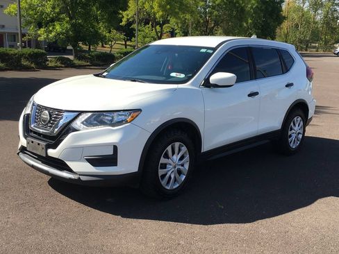 Used 2020 Nissan Rogue S FWD image 1