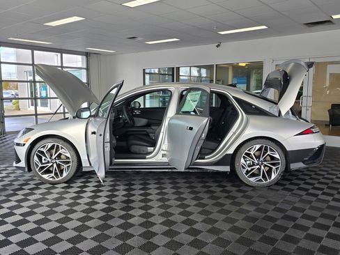 New 2025 Hyundai Ioniq 6 SEL image 15