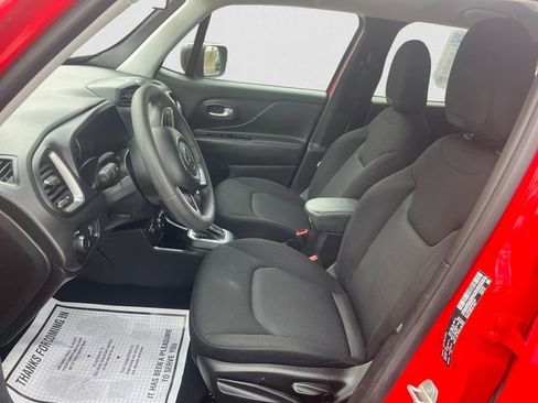 Used 2023 Jeep Renegade Latitude AWD/4WD image 9