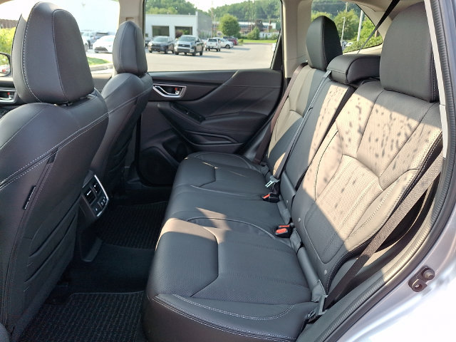 Used 2023 Subaru Forester Touring AWD/4WD image 10