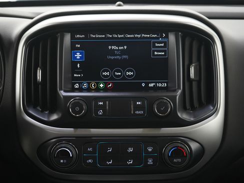 Used 2019 Chevrolet Colorado ZR2 w/ Colorado ZR2 Bison Edition AWD/4WD image 18