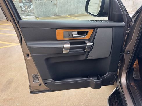 Used 2015 Land Rover LR4 HSE image 12