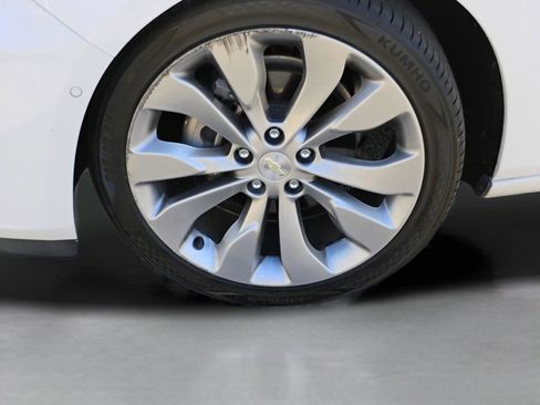 Used 2018 Chevrolet Malibu Premier w/ Premier Sun and Wheel Package image 37