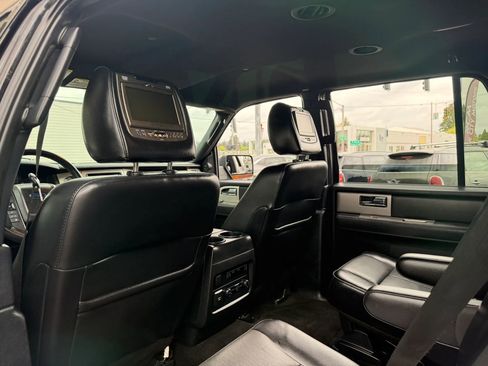 Used 2015 Ford Expedition EL XLT w/ Equipment Group 202A AWD/4WD image 18