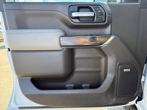 Used 2021 GMC Sierra 3500 SLT w/ SLT Preferred Package image 33