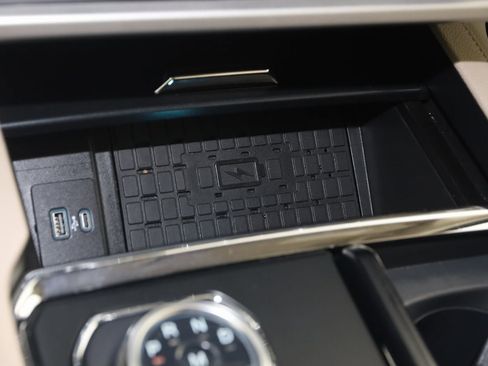 Used 2022 Ford Expedition XLT image 28