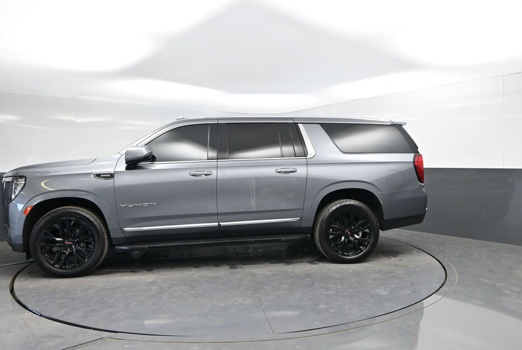 Used 2022 GMC Yukon XL SLT w/ SLT Premium Package AWD/4WD image 4