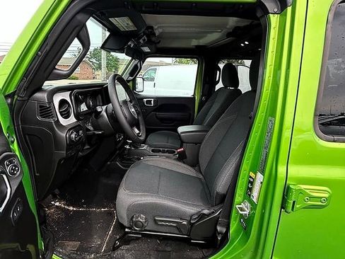 Used 2025 Jeep Gladiator Sport AWD/4WD image 9