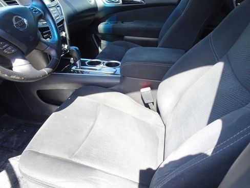 Used 2014 Nissan Pathfinder SV image 22