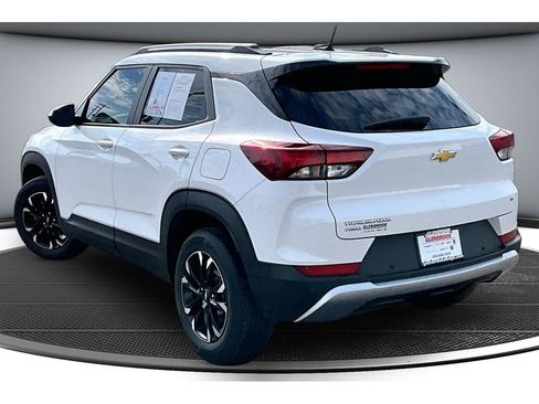 Used 2022 Chevrolet TrailBlazer LT w/ Convenience Package image 2