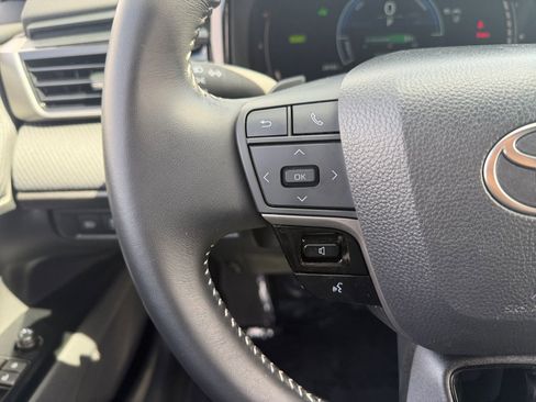 Certified 2025 Toyota Camry SE w/ Convenience Package image 21