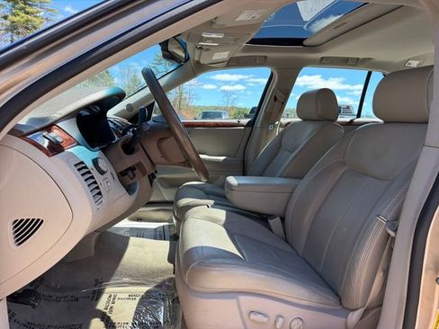 Used 2006 Cadillac DTS w/ Sun And Sound Package FWD image 10