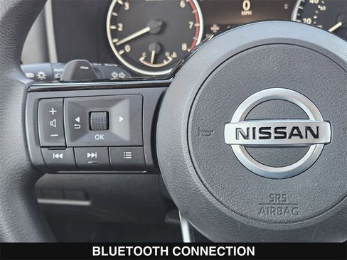 Used 2021 Nissan Rogue SV image 23