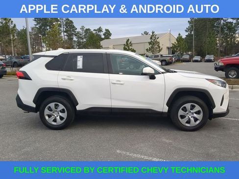 Used 2022 Toyota RAV4 LE image 3