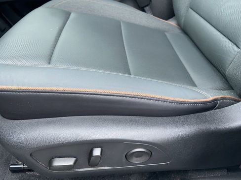 Used 2024 GMC Acadia AT4 w/ Luxury Package image 24