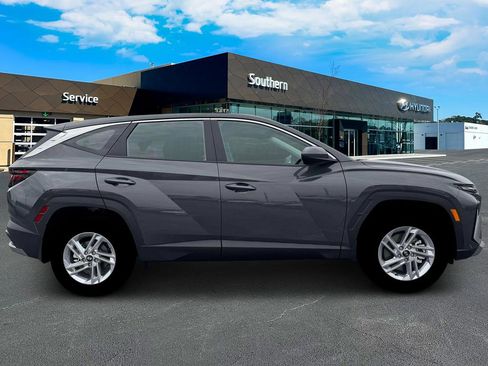 New 2026 Hyundai Tucson SE image 10