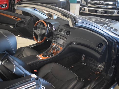 Used 2012 Mercedes-Benz SL 550 SL 550 2dr Convertible image 40
