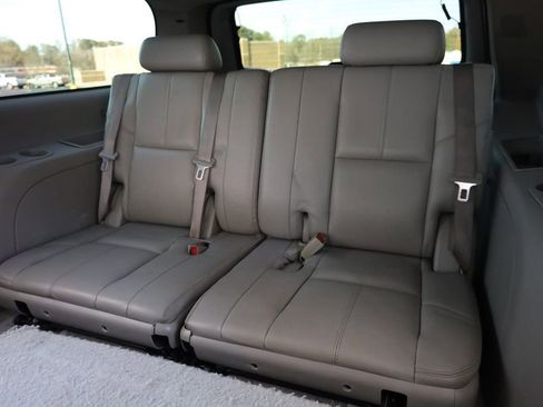 Used 2008 Chevrolet Suburban LT w/ LT Preferred Equipment Group image 19