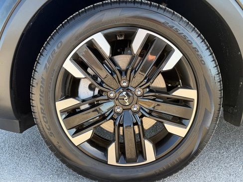 Used 2025 Kia Telluride SX image 7