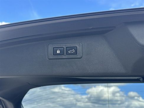 Used 2024 Subaru Outback Premium AWD/4WD image 35