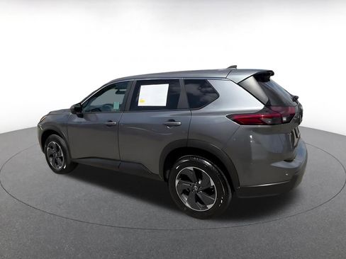Used 2025 Nissan Rogue SV FWD image 10