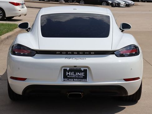 Used 2019 Porsche 718 Cayman image 8