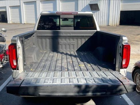 Used 2019 GMC Sierra 1500 SLT w/ SLT Premium Plus Package AWD/4WD image 17