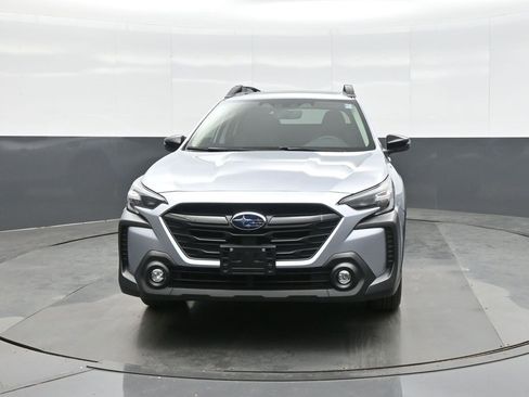 Used 2025 Subaru Outback Onyx Edition XT image 2