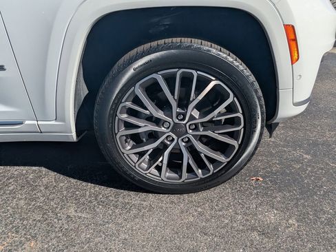 Used 2025 Jeep Grand Cherokee L Summit image 25