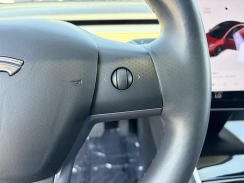 Used 2018 Tesla Model 3 Long Range RWD image 22