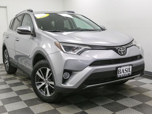 Used 2017 Toyota RAV4 XLE w/ Plus Special Value Package AWD/4WD image 2