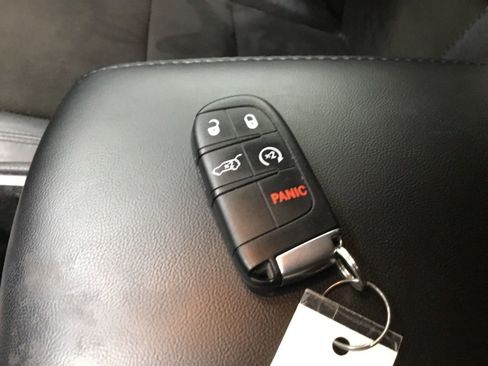 Used 2022 Jeep Grand Cherokee Laredo X AWD/4WD image 11