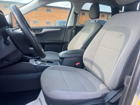 Certified 2022 Ford Escape SE w/ Cold Weather Package image 18