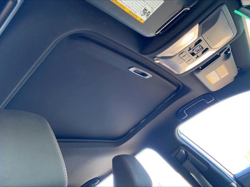 Used 2022 Toyota RAV4 SE w/ Weather & Moonroof Package image 14