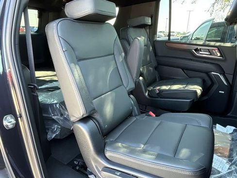 New 2026 GMC Yukon XL Denali w/ Denali Reserve Package image 25