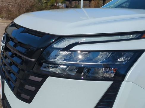 New 2026 Nissan Pathfinder SV image 9