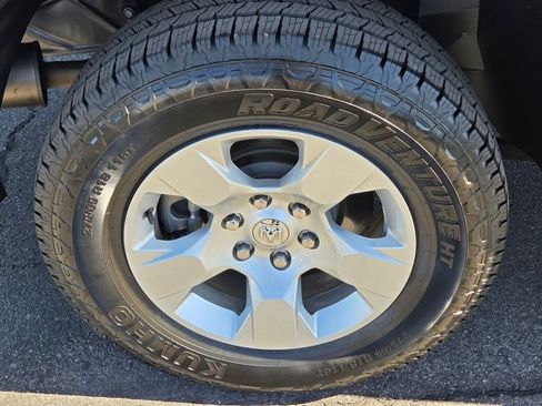 Used 2021 RAM 1500 Big Horn RWD image 10