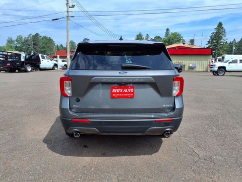 Used 2023 Ford Explorer XLT w/ Equipment Group 202A image 5