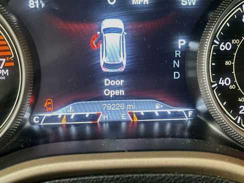 Used 2018 Jeep Cherokee Limited w/ Luxury Group FWD image 19