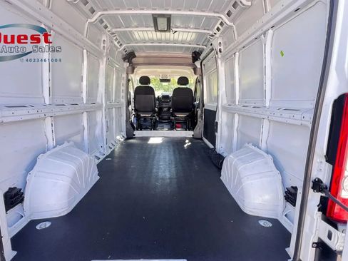Used 2025 RAM ProMaster 2500 w/ Convenience Group FWD image 13