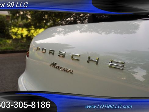 Used 2017 Porsche Macan AWD/4WD image 30