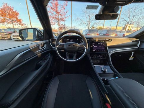 New 2025 Jeep Grand Cherokee L Altitude image 14