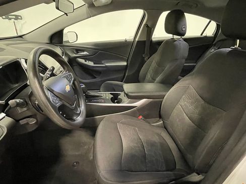 Used 2018 Chevrolet Volt LT image 3