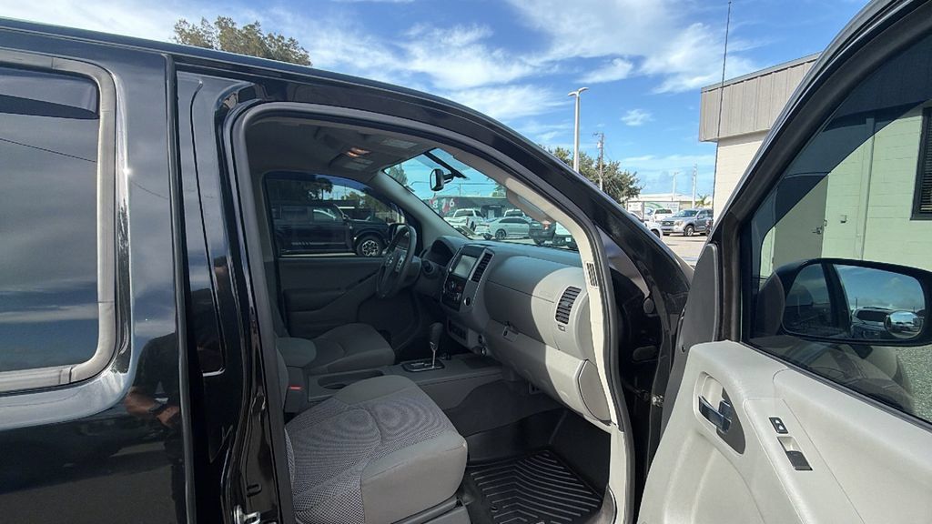 Used 2021 Nissan Frontier SV RWD image 30