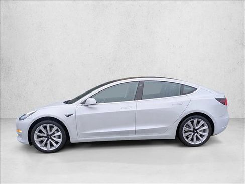Used 2018 Tesla Model 3 Long Range image 9