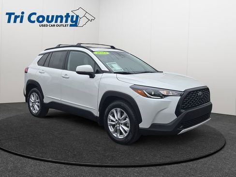 Used 2023 Toyota Corolla Cross LE w/ Moonroof Package AWD/4WD image 1