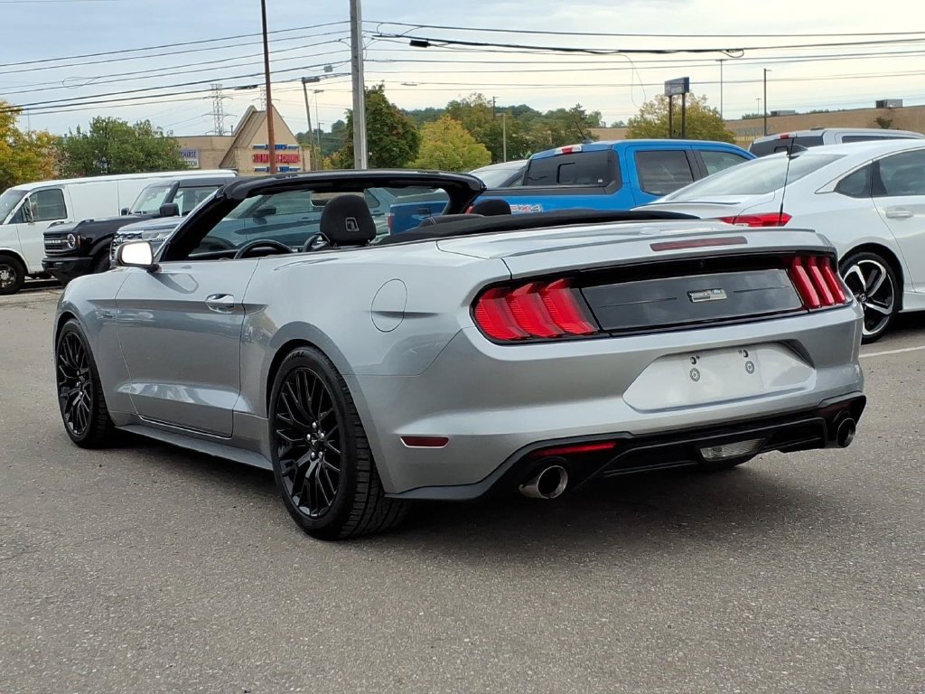 Used 2022 Ford Mustang Convertible RWD image 3