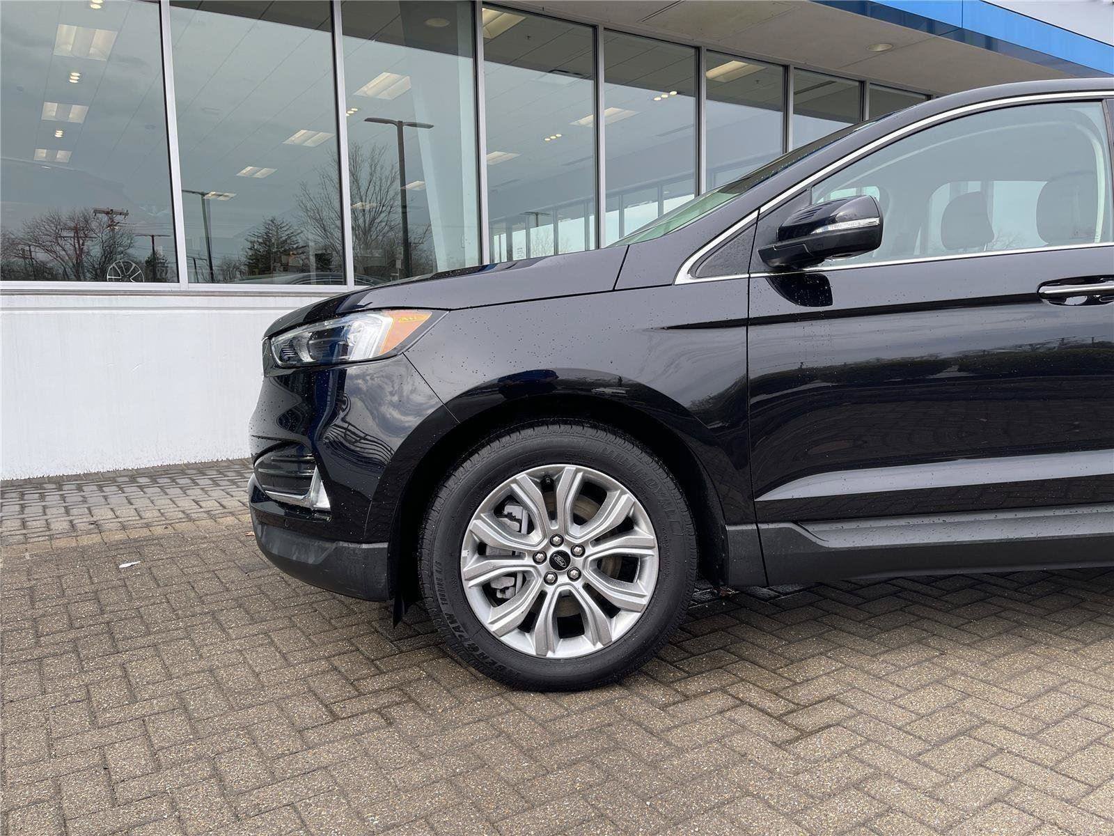 Used 2024 Ford Edge Titanium AWD/4WD image 9