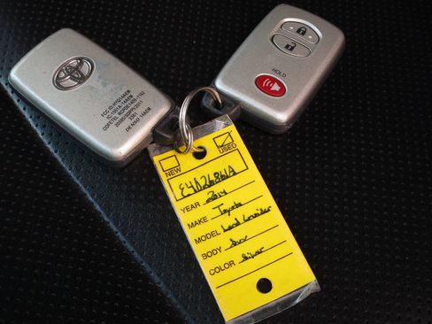 Used 2014 Toyota Land Cruiser image 23